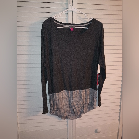 Vince Camuto Womens Layered Look Pullover Blouse, Grey, NWT - Picture 2 of 9